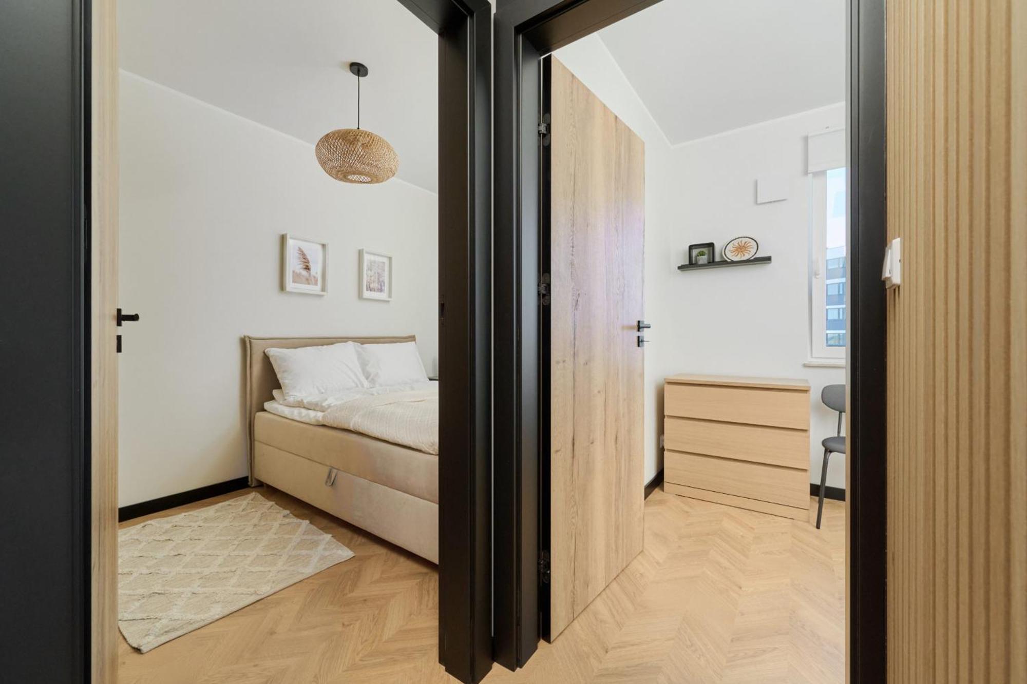 Fresh & Stylish Apartments In Poznan With Parking & Balcony By Noclegi Renters Экстерьер фото